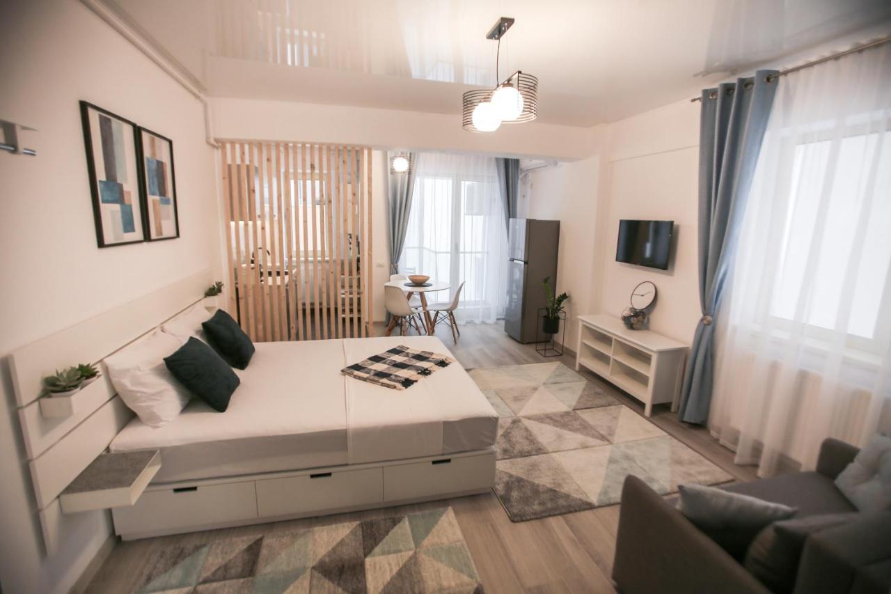 Premium Studios Mamaia Nord - Marea La 50M นาโวดาริ ภายนอก รูปภาพ