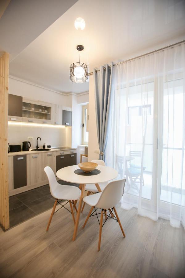 Premium Studios Mamaia Nord - Marea La 50M นาโวดาริ ภายนอก รูปภาพ